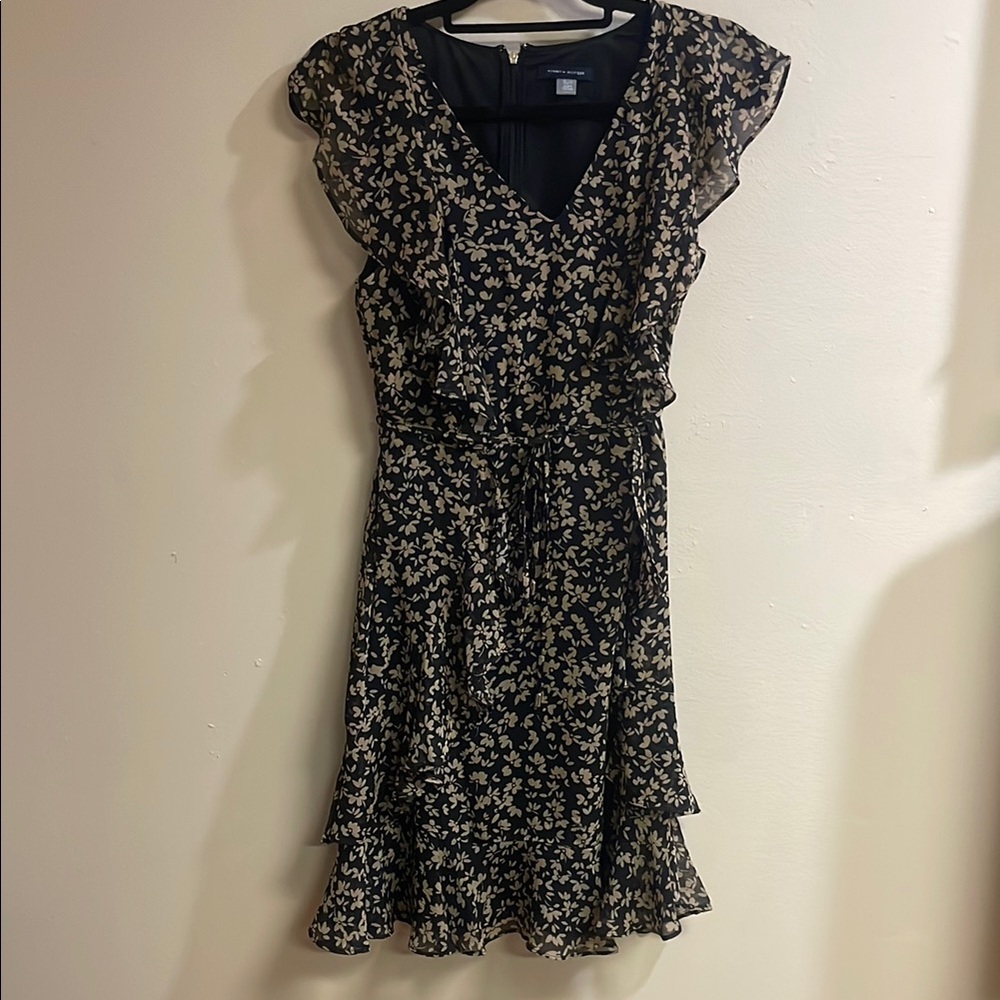 Tommy Hilfiger Black and Tan Fit and Flare Flutter Sleeve Mini Dress Size 4